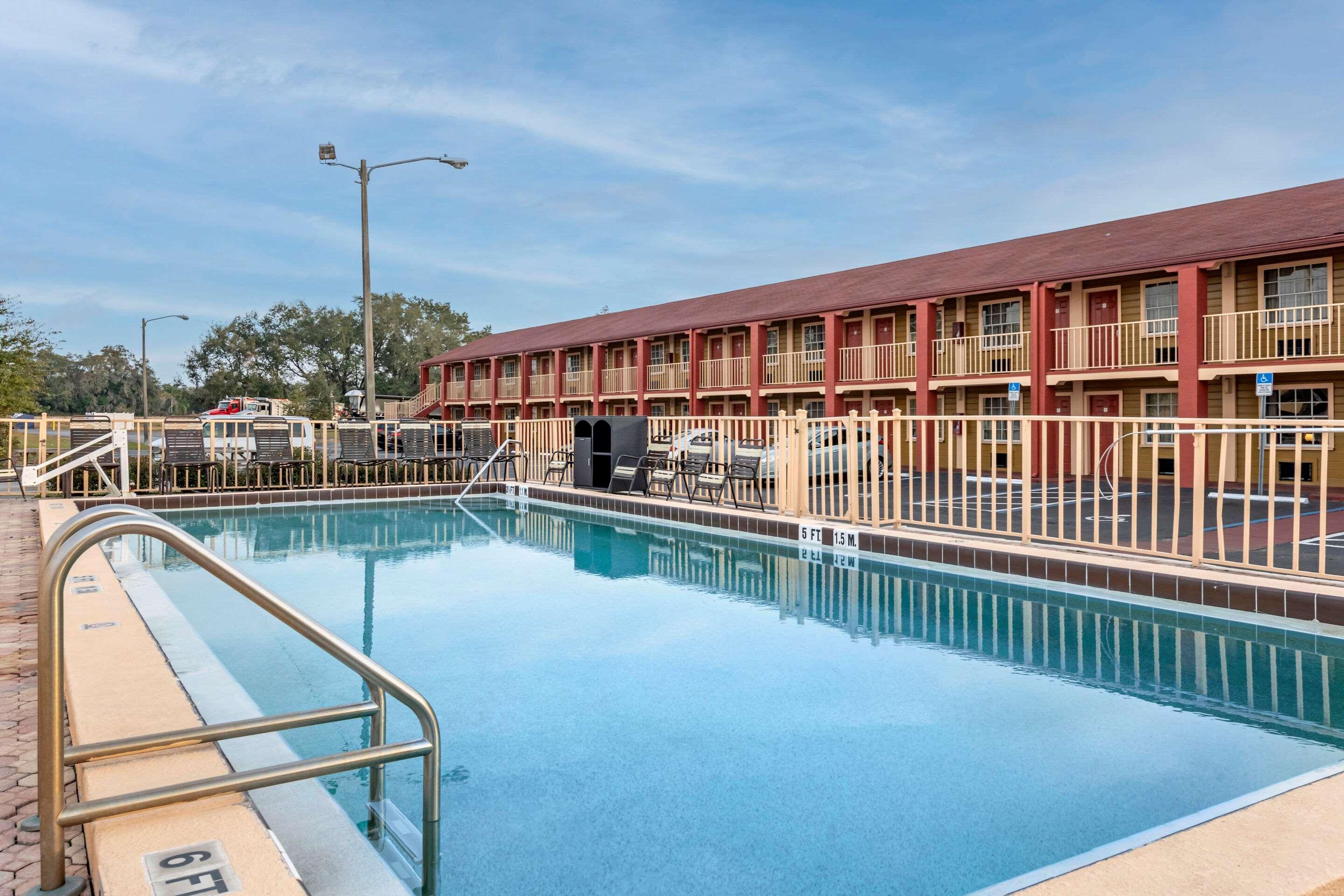 Econo Lodge Inn & Suites Maingate Central Kissimmee Εξωτερικό φωτογραφία